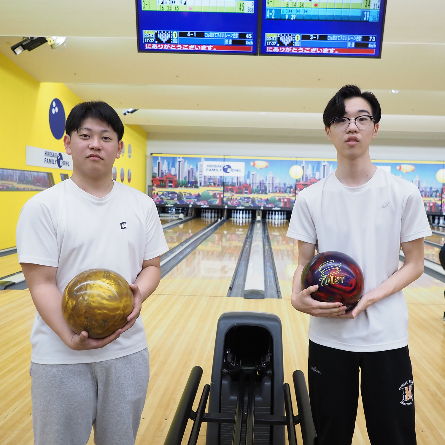 弘前東高等学校ボウリング部の写真